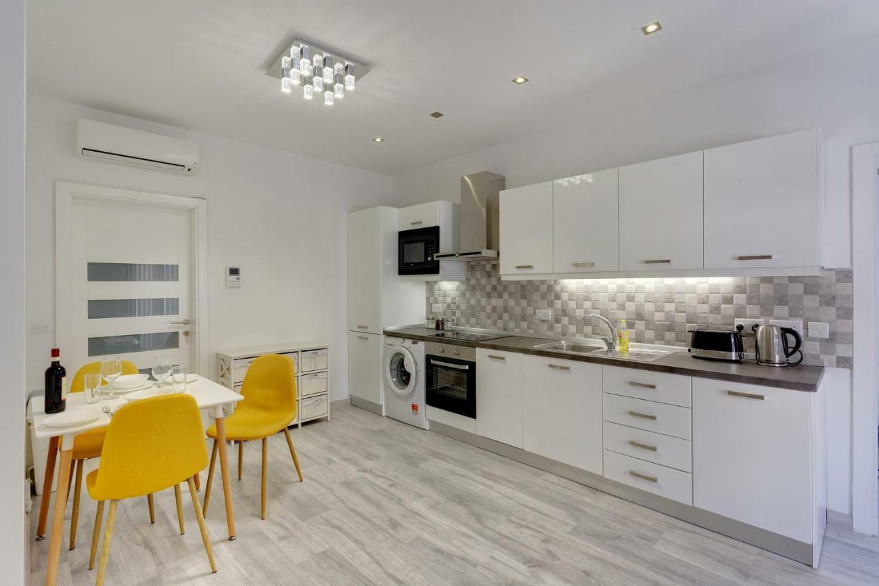 Splendid Apartment, Steps Away From The Sea سليمة المظهر الخارجي الصورة